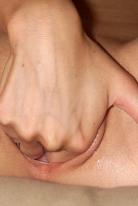 Nella in 5 Finger Joy