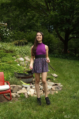 Freya Von Doom in New Deliver