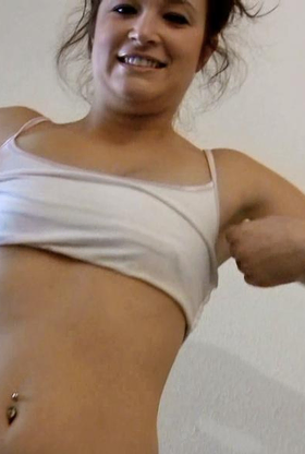 Labia Fumbling Bella