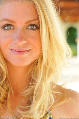 Her Modeling Fashion