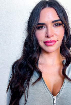 Raven-haired Ultra-sweetheart Suttin Can't Wait To Get Boned