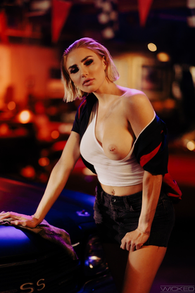 Short-haired Sweetheart With Fine Funbags Gets Pulverized In The Garage images (Kenzie Anne, Seth Gamble)