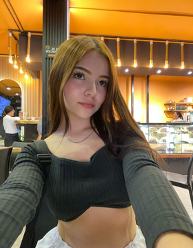 Blowketing performed by Nicolitiny Nude Photographs