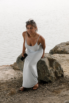 Latina Ella Knox flaunts her bodacious body & cleavage in a tight dress outdoors