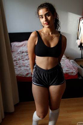 Super hot Pakistani stunner Luna Silver strips her sportswear and takes a bath