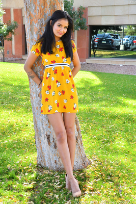Stunner Viva flashes her torrid muff in public while posing in her summer dress