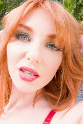 Lacy Lennon gags on a thick load after a steamy blowjob and dirty talk