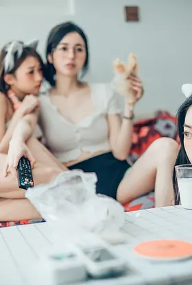 Watch these Japanese babes with glasses get wild in Pantreon JVIDHOME's Bare Pics video