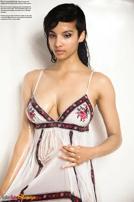 Shanaya strips her wet sundress and flaunts her gorgeous ass in the tub