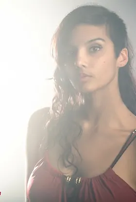 Shanaya's Indian dress-up reveals her XXL funbags and more!