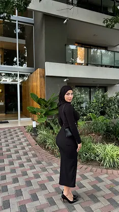 Leila Onyx & Gonzo's hot solo session in the gallery