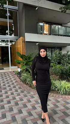 Leila Onyx & Gonzo's hot solo session in the gallery