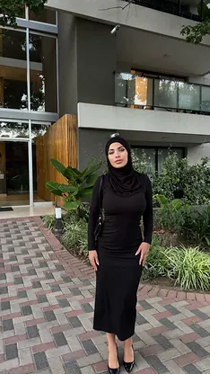 Leila Onyx & Gonzo's hot solo session in the gallery