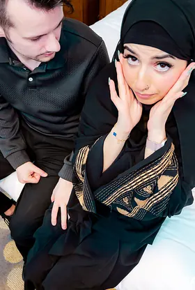 Aaliyah Yasin and Sam Bourne get down and dirty with each other in a steamy reality scene