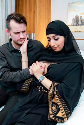 Aaliyah Yasin and Sam Bourne get down and dirty with each other in a steamy reality scene