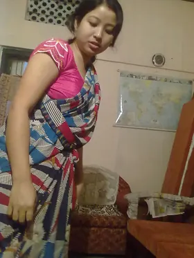 Watch as Indian wifey Padmaja Gogoi flaunts her naturals & nipples on the couch