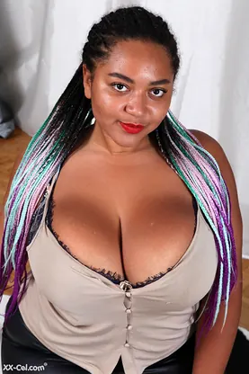 Curvy Indian BBW Roza uncovers her massive tits and ties them up for a steamy solo session