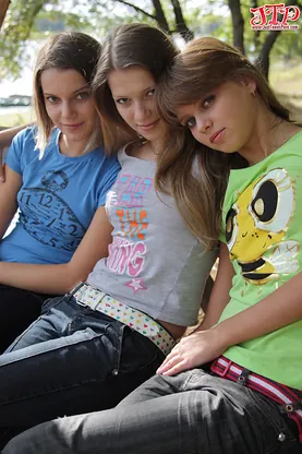Carmen Fox, Annie C & Nestee Shy model tiny tits & undress on park bench
