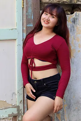 Check out this hot Japanese college girl flaunting her massive bum & cute teen boobs
