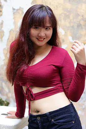 Check out this hot Japanese college girl flaunting her massive bum & cute teen boobs