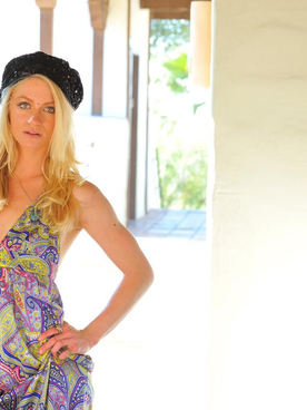 Her Modeling Fashion