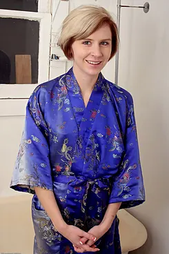 Kelly Klass gets steamy in ATK Archives - Pissing, Peeing & More Pissing!