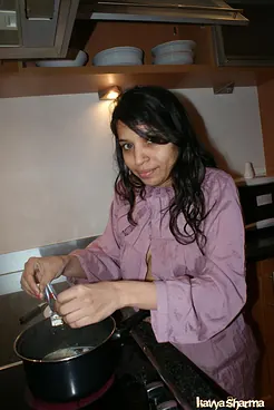 Kavya Sharma cooks, gets naked & bares all on bed