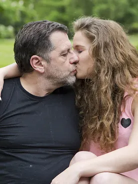 Bunny Babe and Philippe Soine take a wild facial in public in Nude Photos