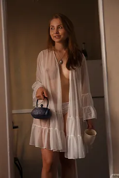 Zuzanna Miros flaunts her gorgeous nude body in hot solo action