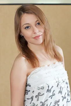 Nikia A flaunts her perfect shaved pussy and clean-shaven pussy hole in a sexy upskirt